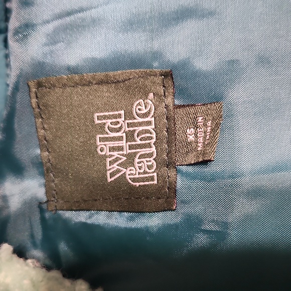 WILD FABLE Size XS puffer vest. 2 tone green. - Picture 5 of 8